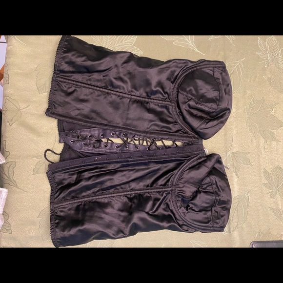 Never worn black corset! - Picture 2 of 4